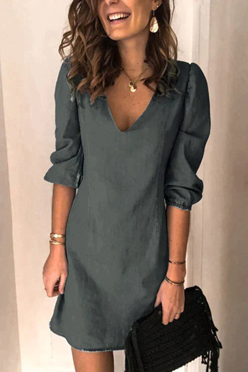 Gabriella - Lässiges Kleid mit festem V-Ausschnitt