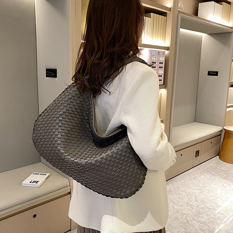 Estelle - Große handgewebte Schultertasche für Damen
