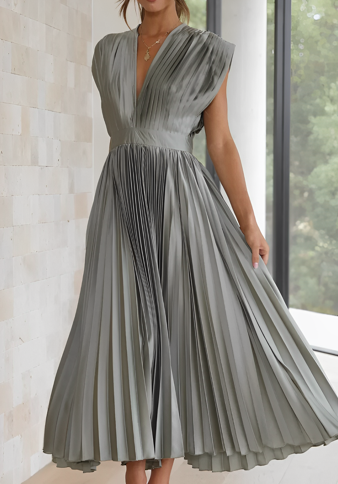 Isolde - Elegantes plissiertes Maxikleid