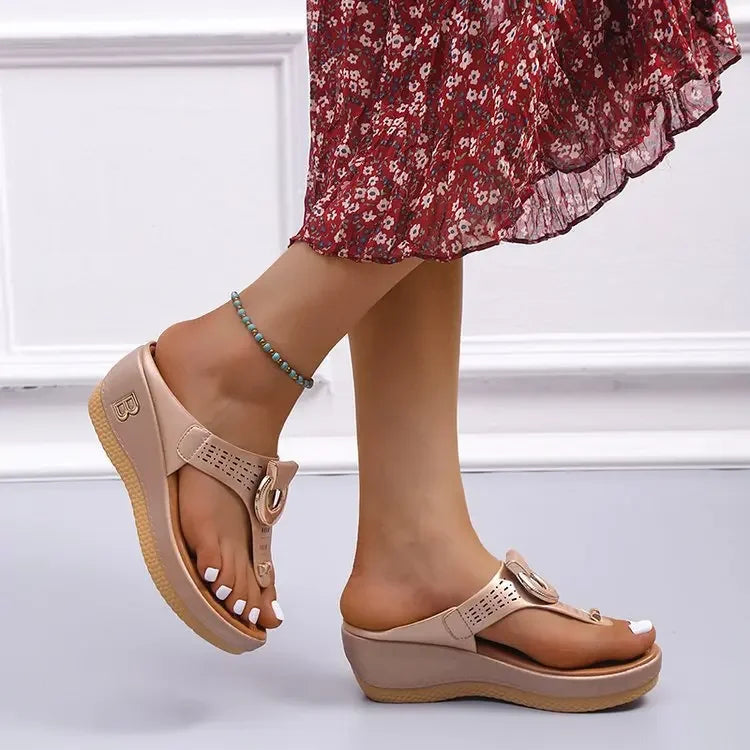 Thora - Bequeme Sommer-Sandalen mit Keilabsatz