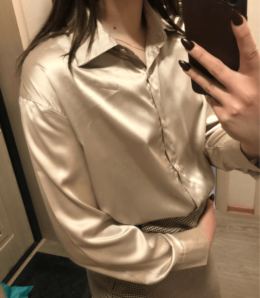 Jael - Geknöpfte Satin-Seidenbluse